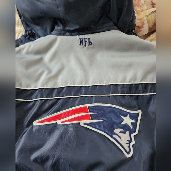 NFL Patriots quilted jacket, size L - Picture 15 of 16